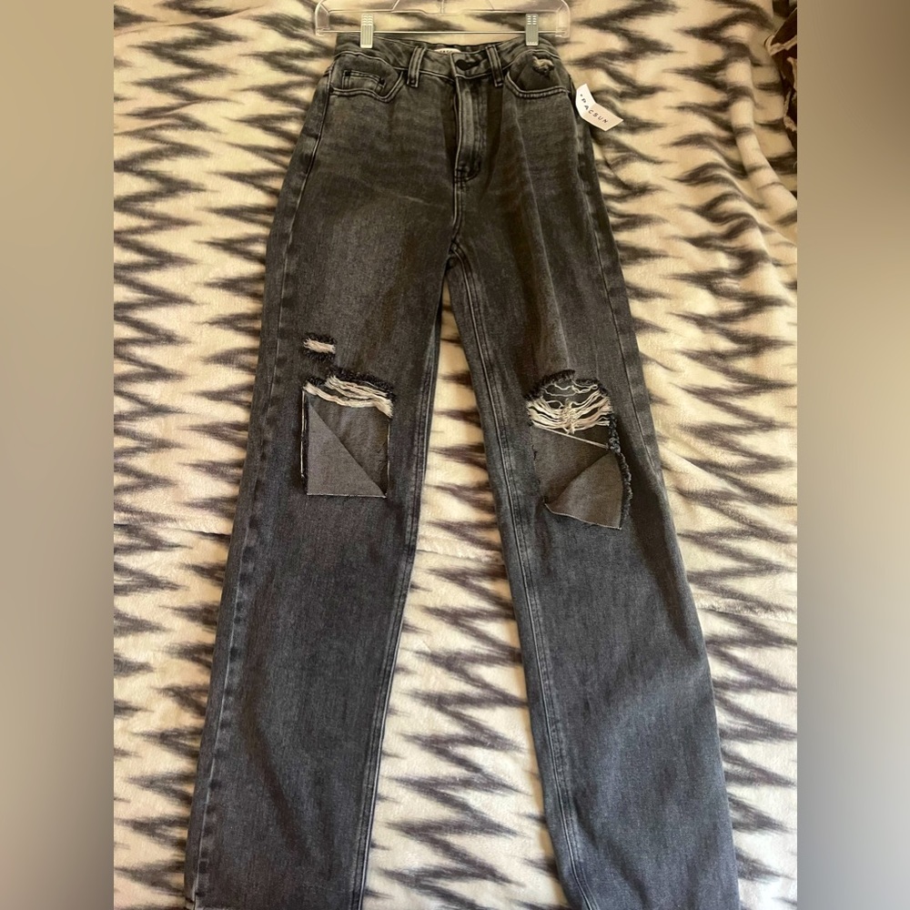 PacSun Black Knee-Ripped 90’s Boyfriend Jeans : size 25